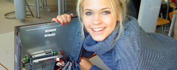 woman-repairing-computer-banner