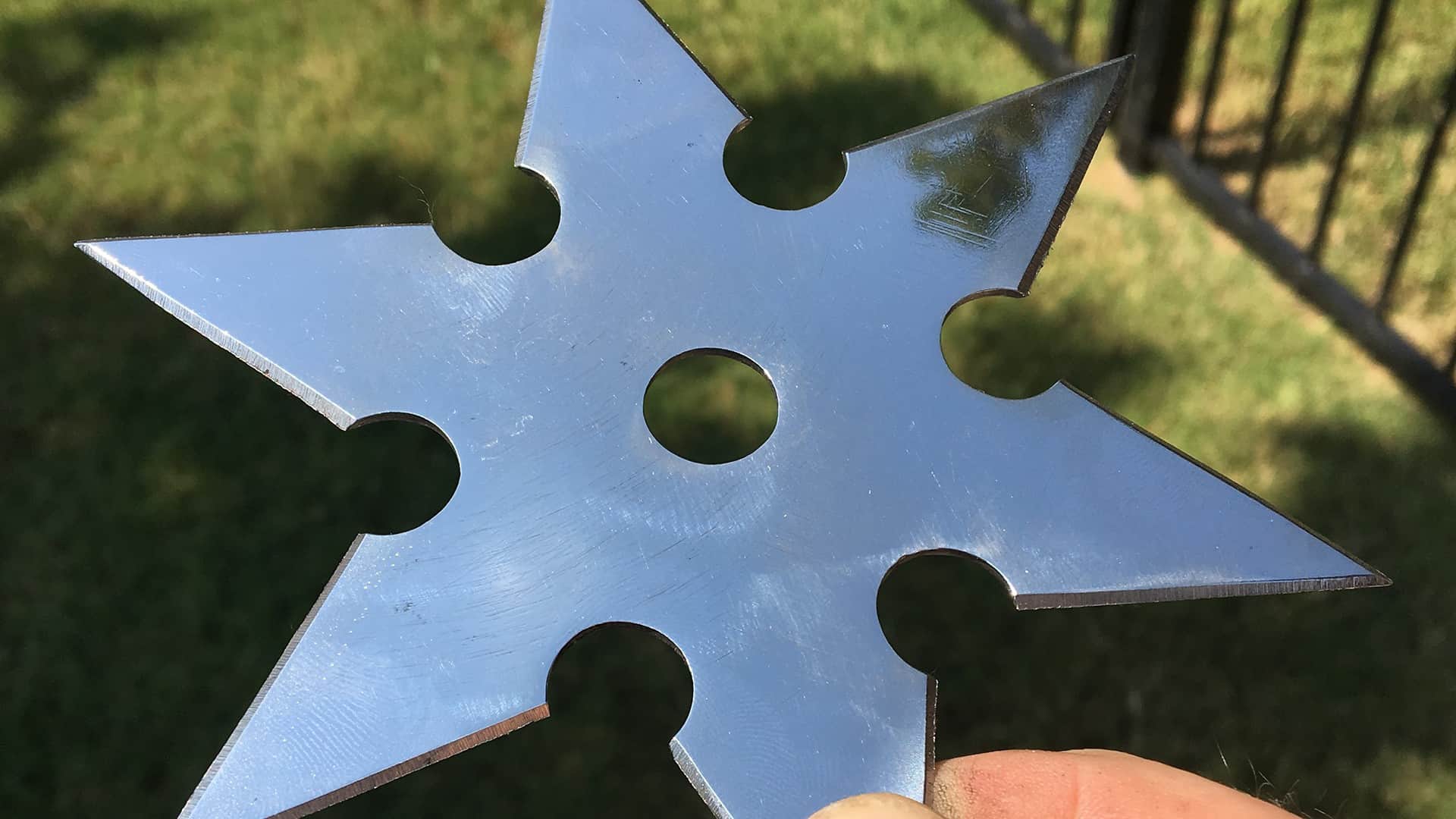 Make a Throwing Star from a Saw Blade 0020