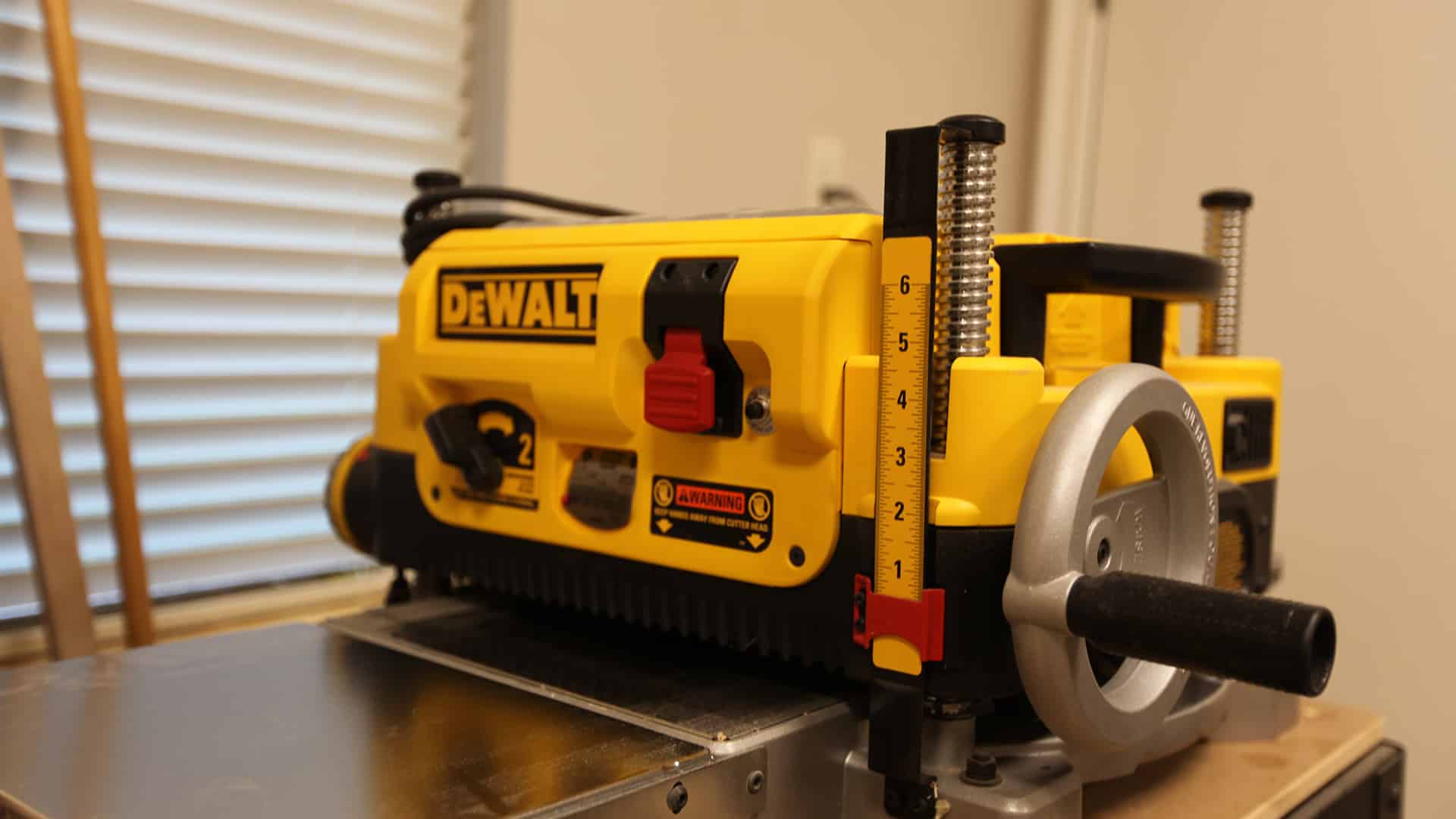 shop-tour-dewalt-dw735x-planer-the-geek-pub