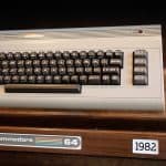 Retro Computer Display Stand for C64 and Macintosh
