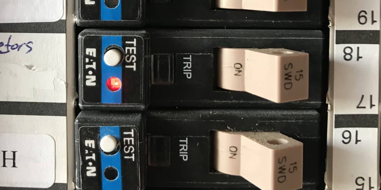 Eaton Breaker Flashing Red