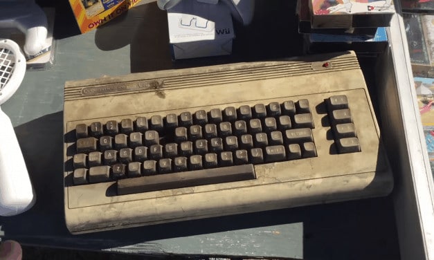 Commodore VIC-20 Restoration – Worst Condition Ever