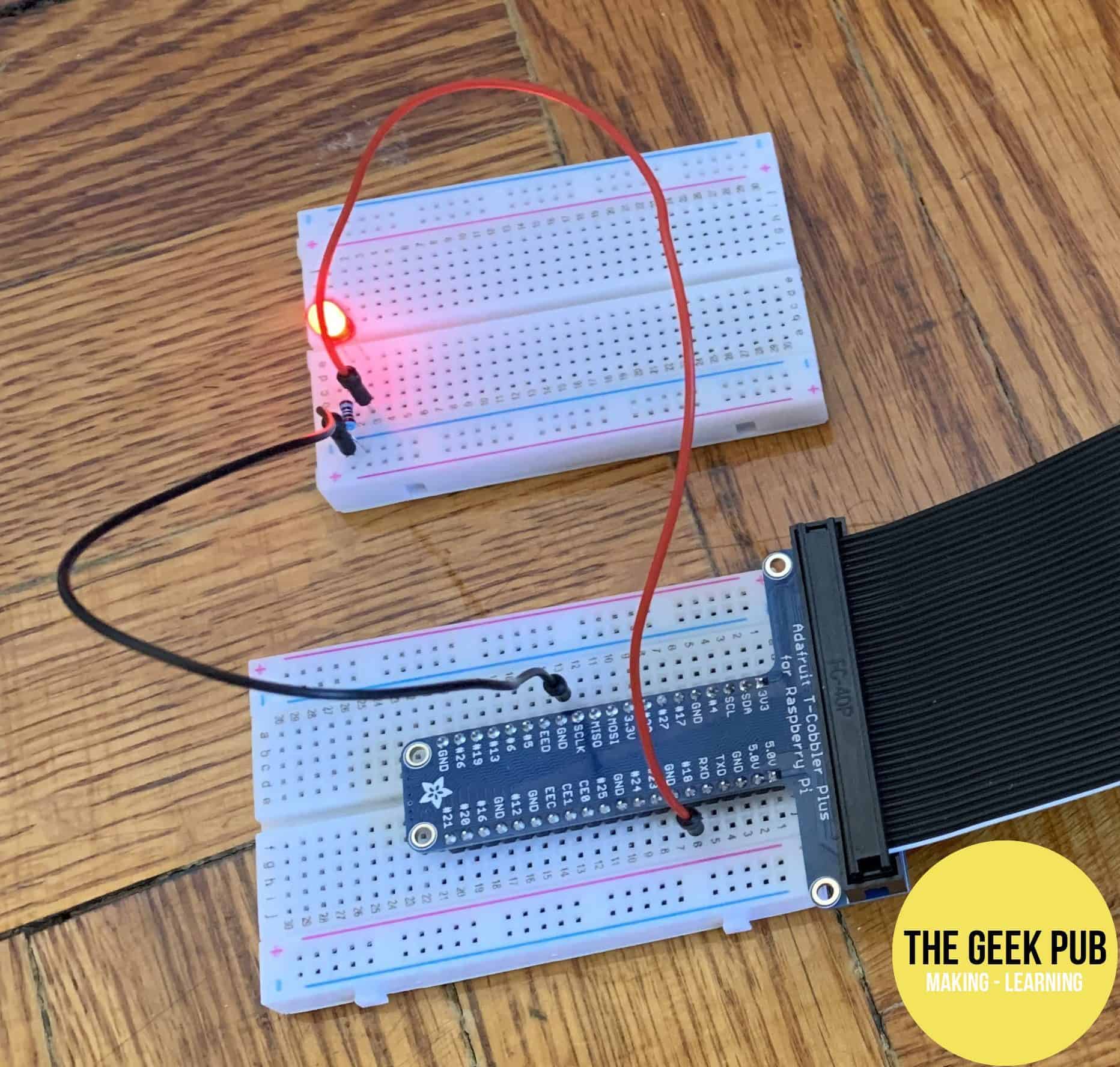 The fruits of our best Raspberry Pi GPIO tutorial: Our finished circuit